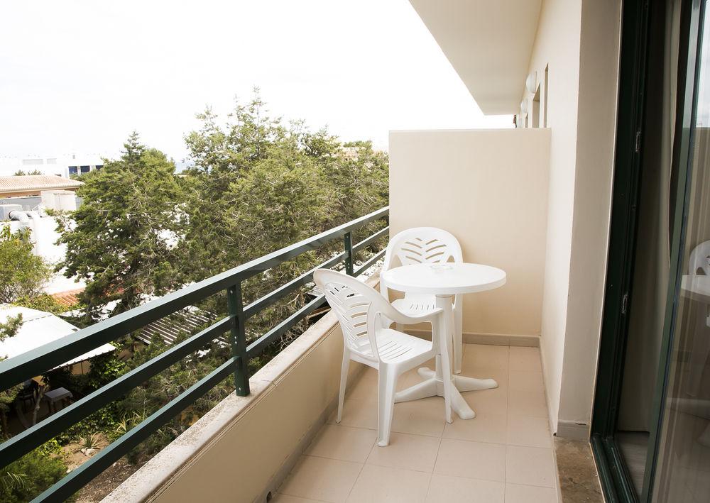 Hostal Rosales Es Pujols Exterior photo
