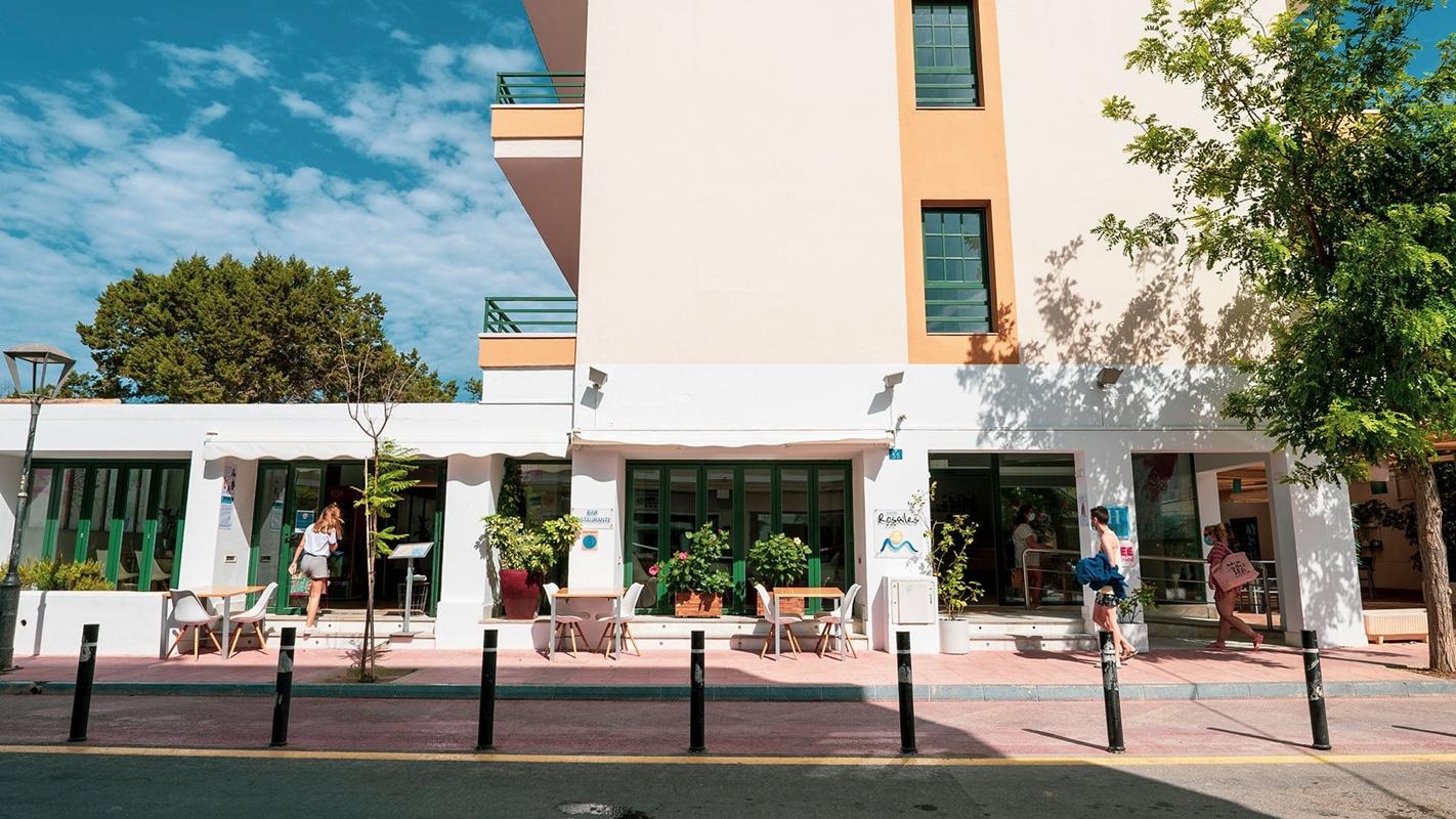 Hostal Rosales Es Pujols Exterior photo