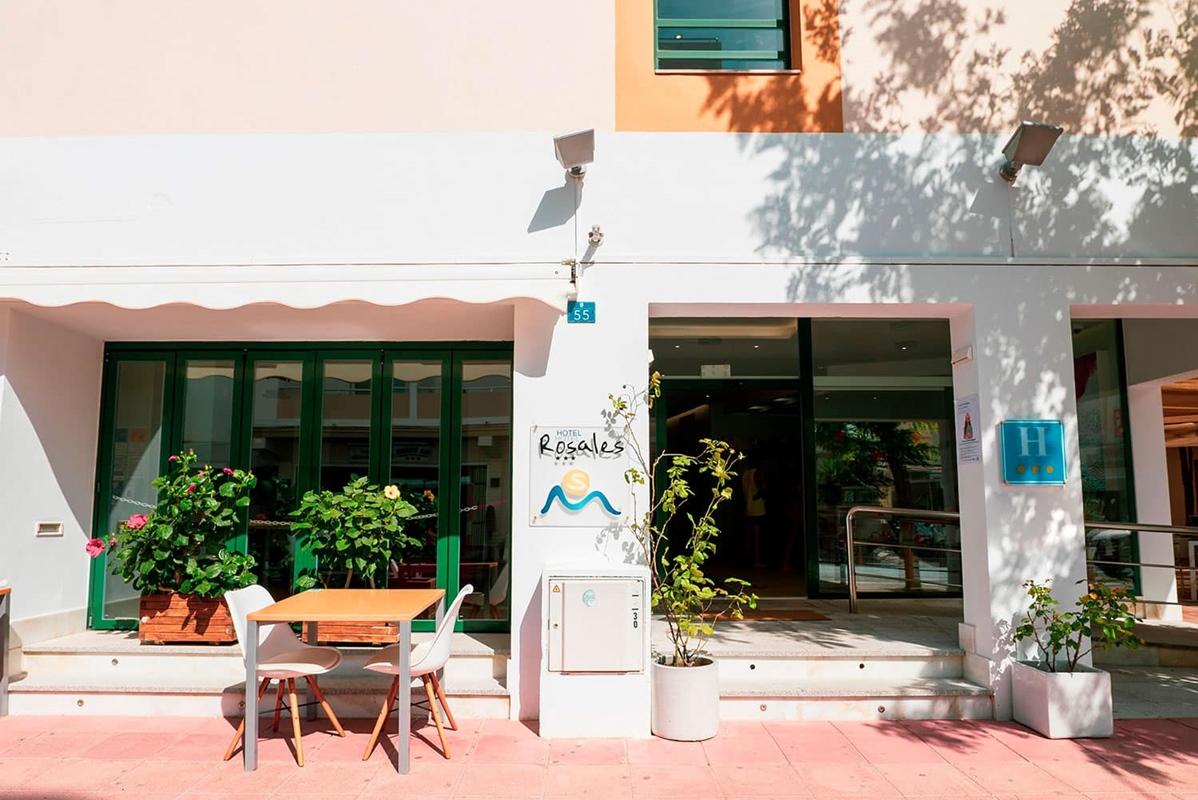 Hostal Rosales Es Pujols Exterior photo