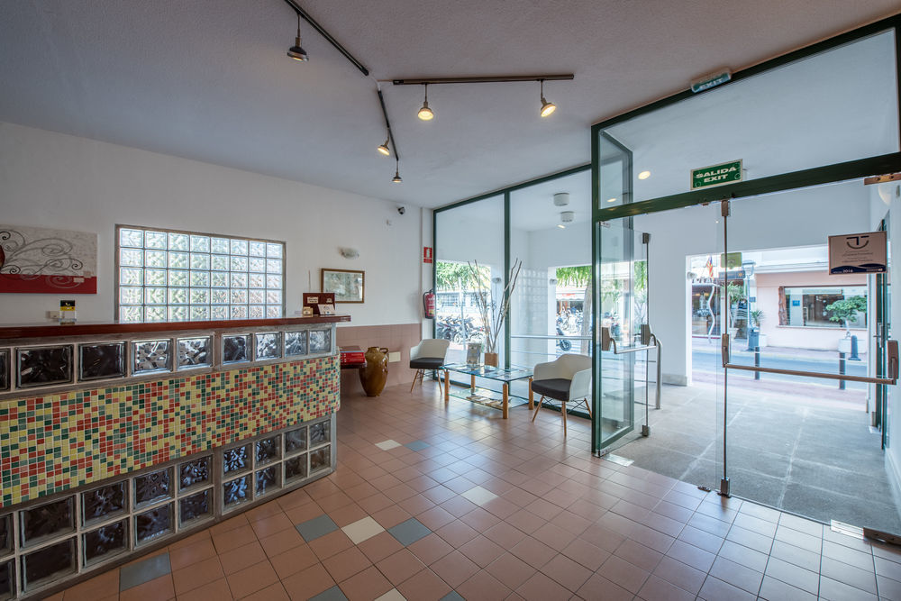 Hostal Rosales Es Pujols Exterior photo