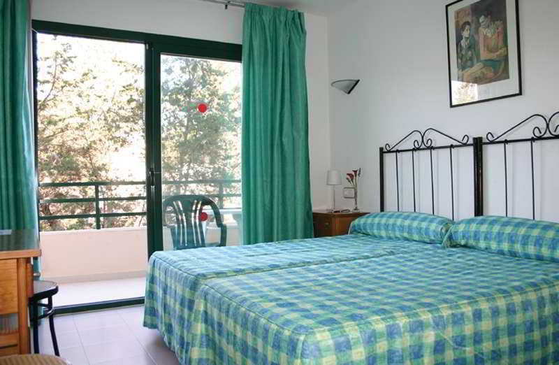 Hostal Rosales Es Pujols Exterior photo